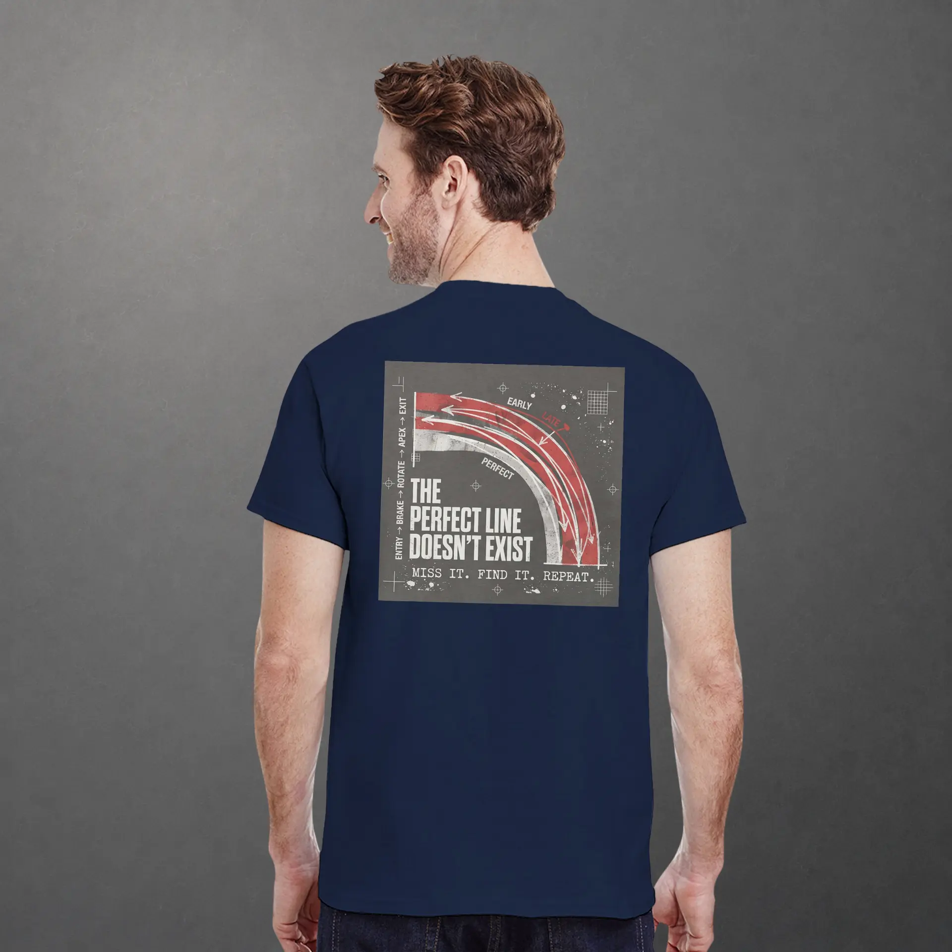 T-shirt karting Apex Obsession Geometry of Hesitation adulte bleu marine – vue de dos porté