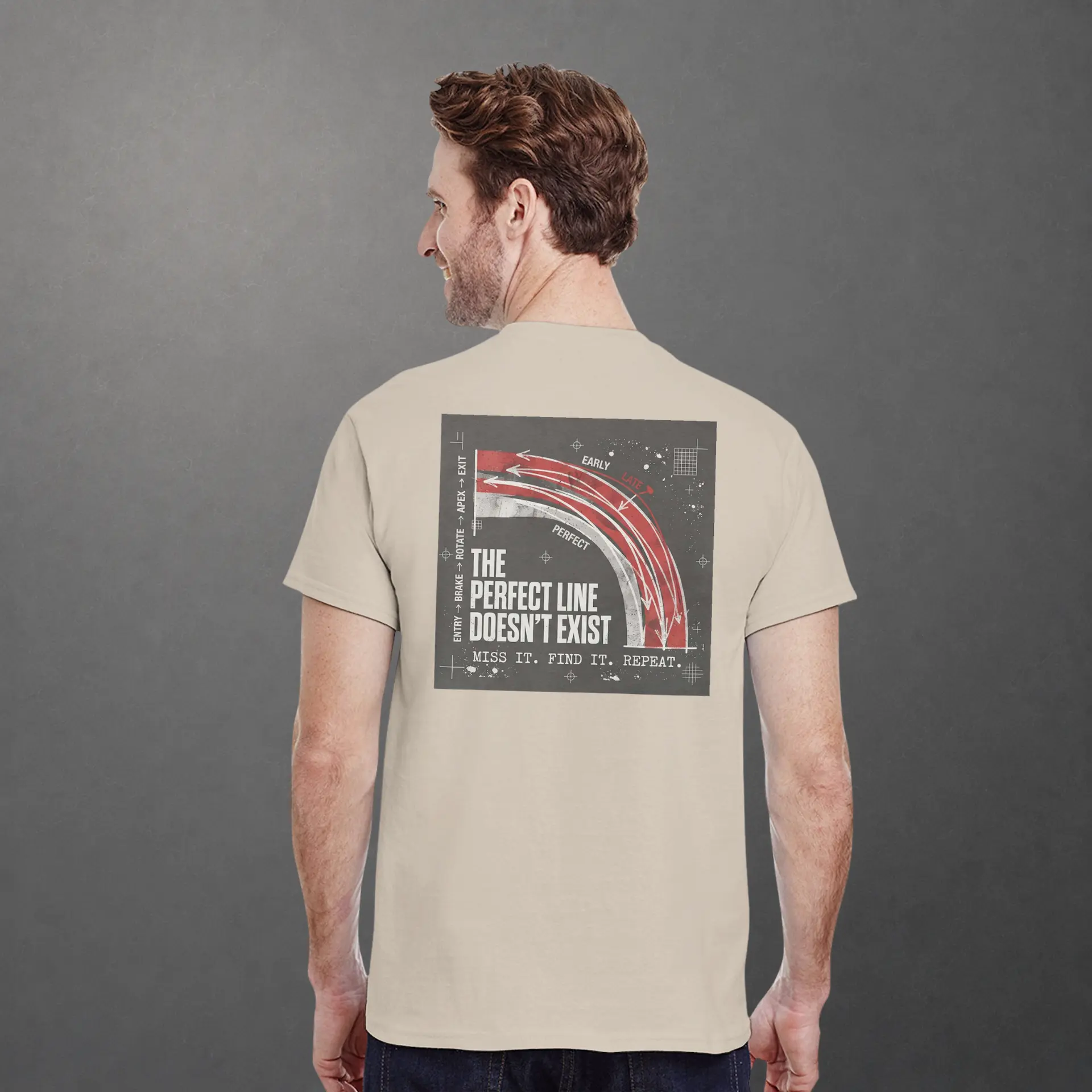 T-shirt karting Apex Obsession Geometry of Hesitation adulte sable – vue de dos porté