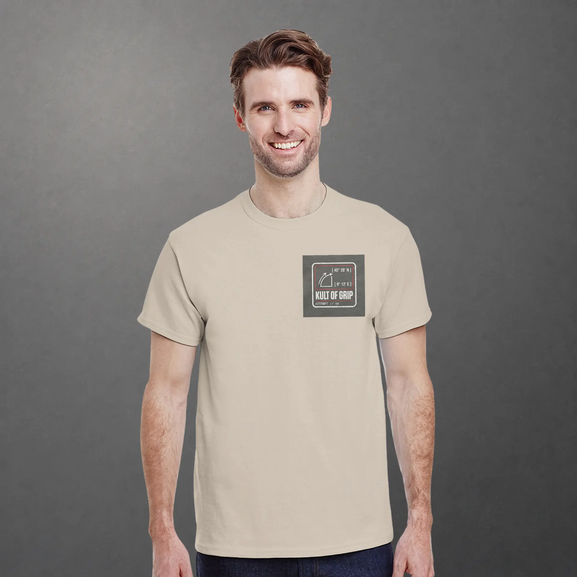 T-shirt karting Apex Obsession Geometry of Hesitation adulte sable – vue de face porté