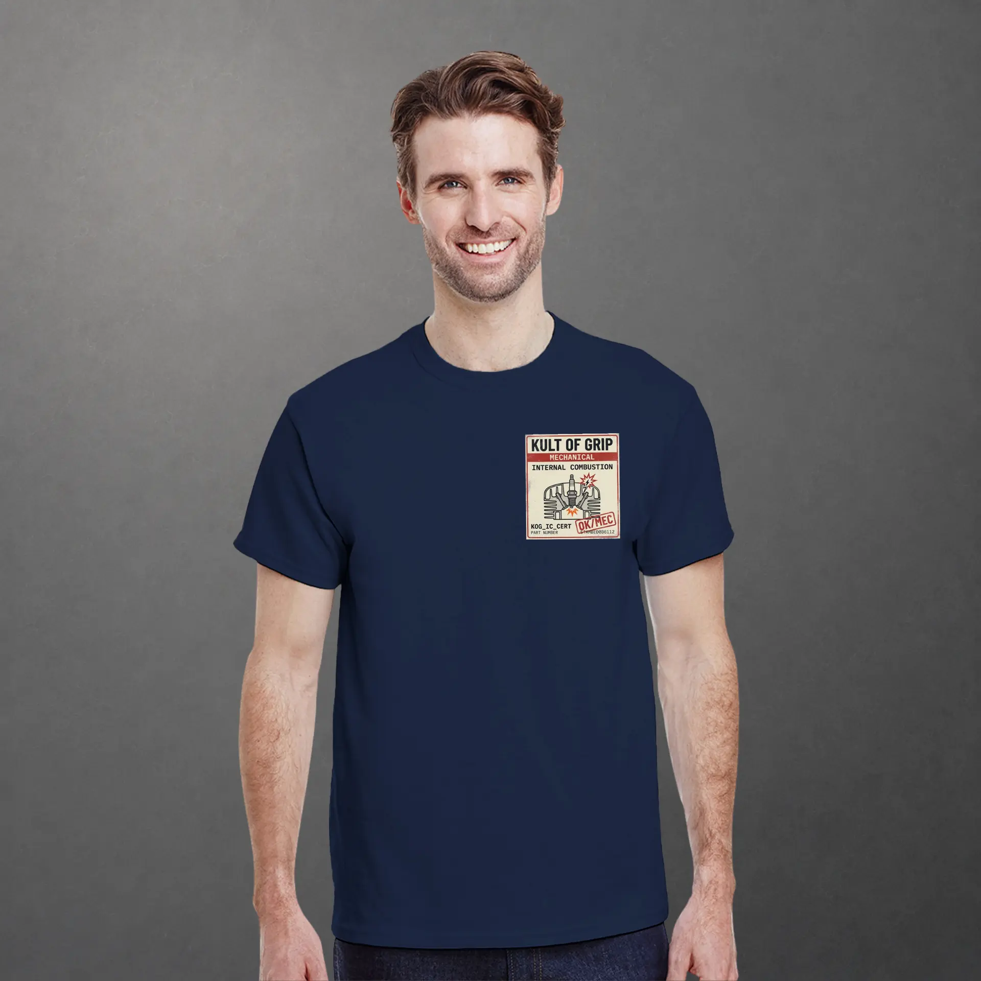 T-shirt karting Mechanical Internal Combustion adulte bleu marine – vue de face porté