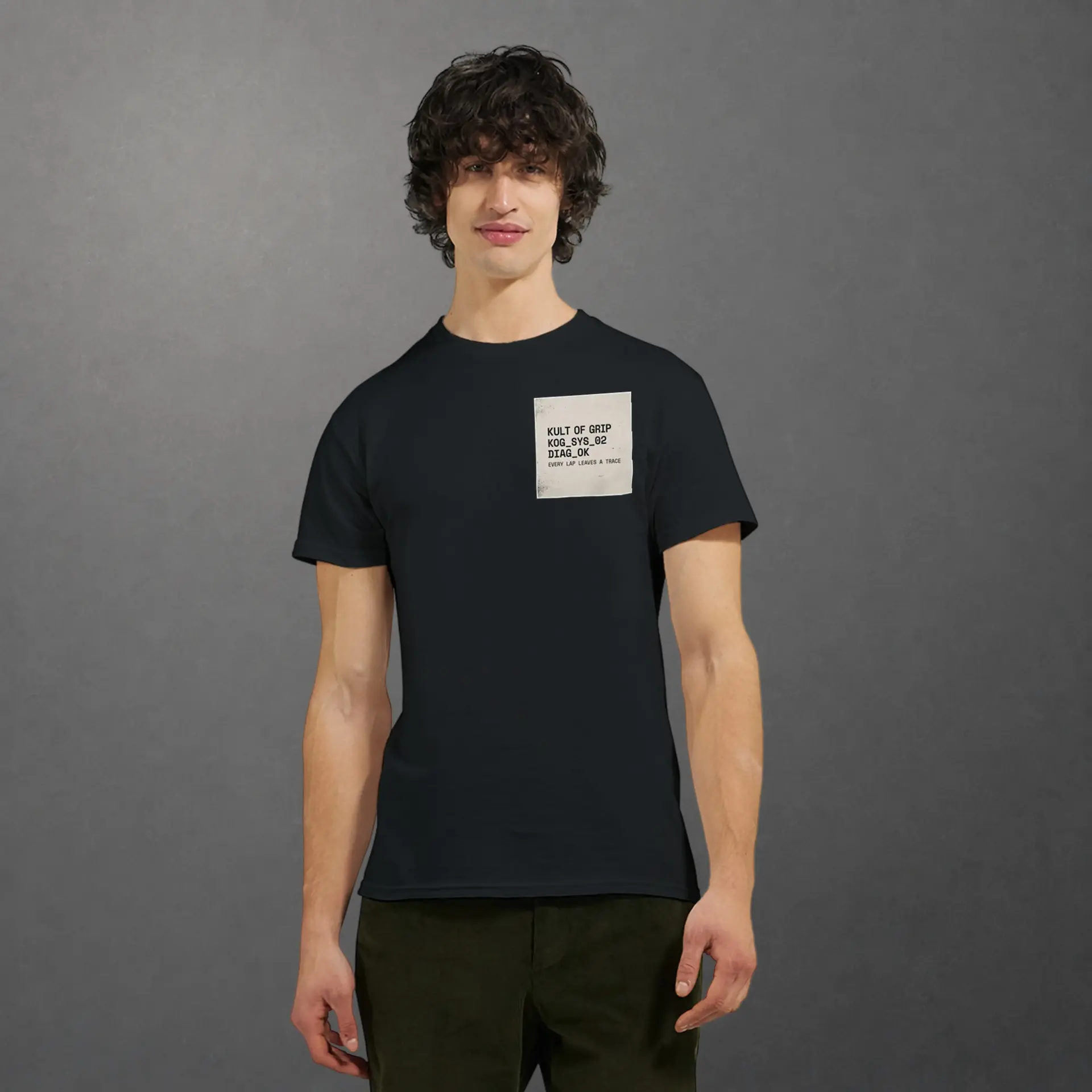 T-shirt karting Telemetry Log and Diagnostic adulte noir – vue de face porté
