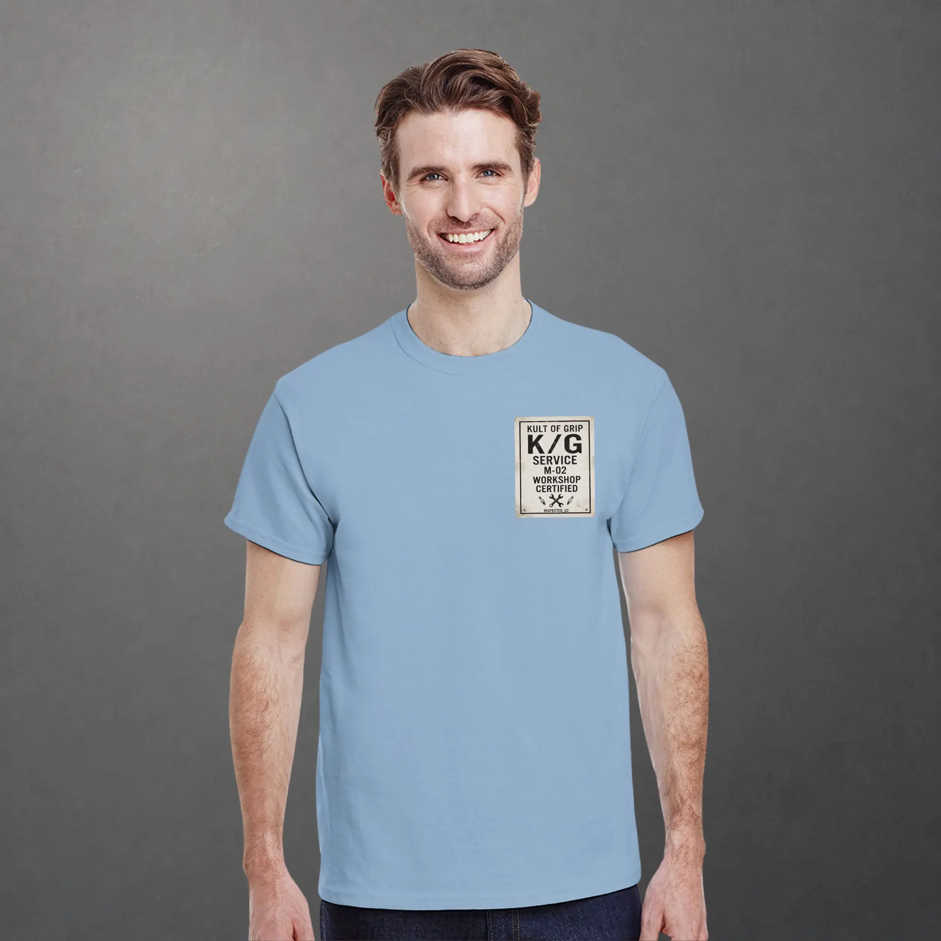T-shirt karting Mechanical Service Departement adulte bleu clair – vue de face porté